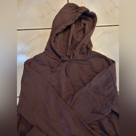 Burgundy cropped hoodie - Picture 3 of 3